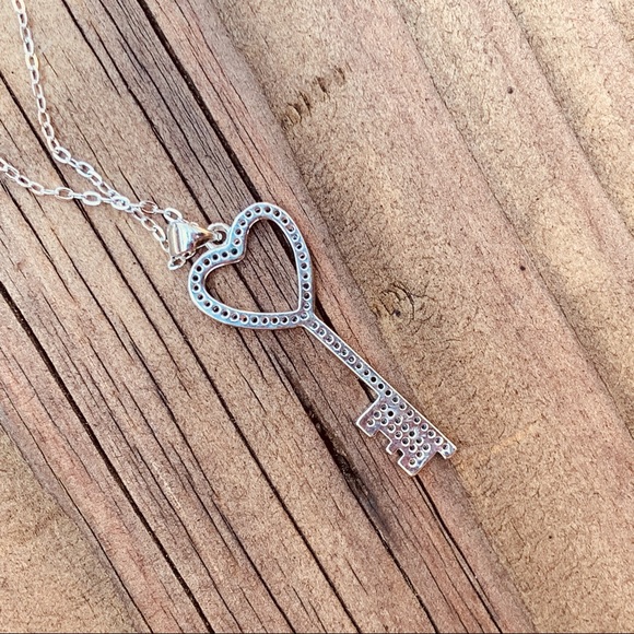 HEART KEY ♡ Cubic Zirconia Necklace GIFT - Picture 8 of 10